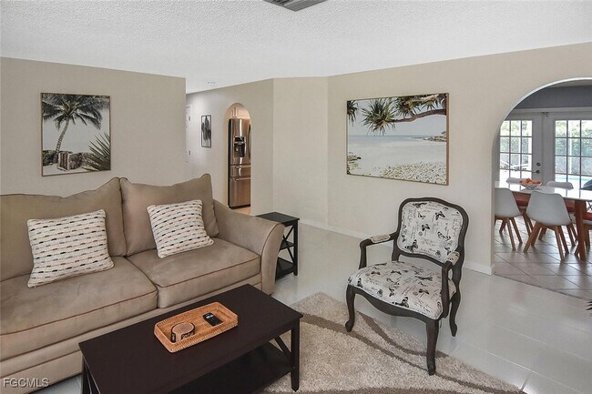 Building Photo - 138 SE 30th St