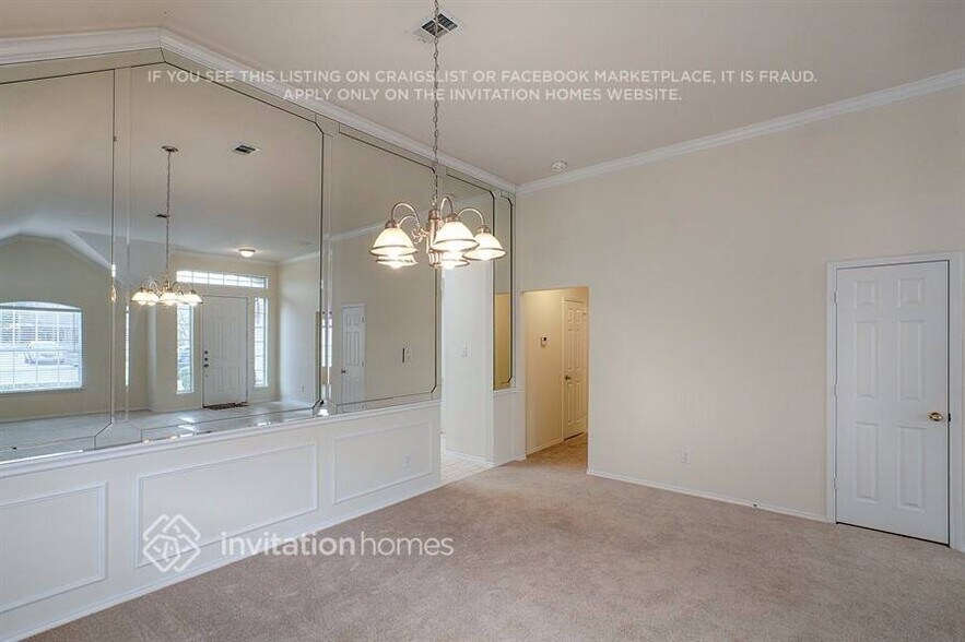 Building Photo - 5704 Bedford Ln