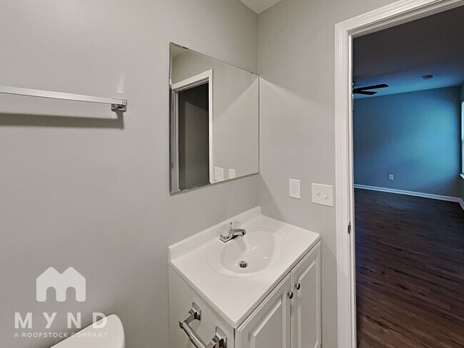 Building Photo - 3055 Dignan St