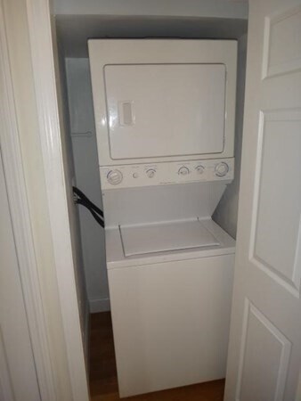 Building Photo - 147 Marcella St