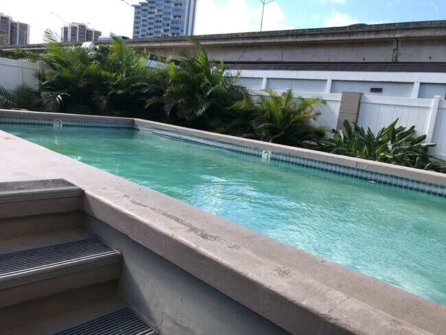 Building Photo - 1134 Kinau St