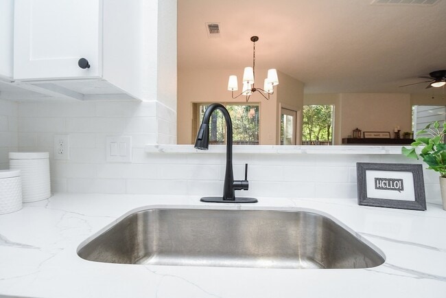 Building Photo - 134 N Magnolia Pond Pl