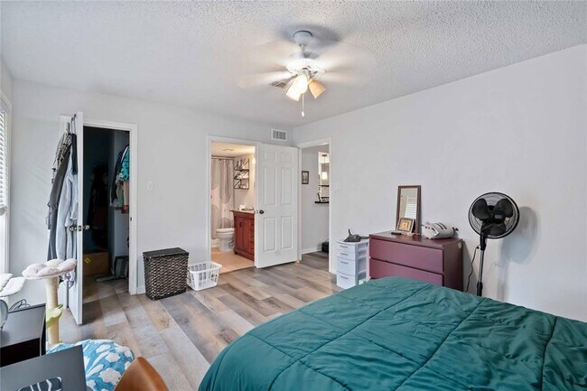 Building Photo - 1311 Antoine Dr