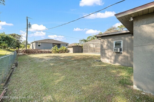 Building Photo - 115 Angelo Rd SE