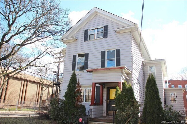 Building Photo - 1330 Chapel St