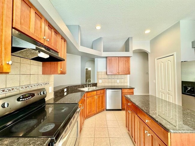 Building Photo - 18205 Fall Creek Dr