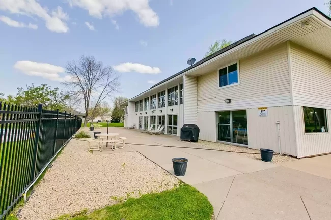 Pool/Clubhouse - 10750 Rockford Rd
