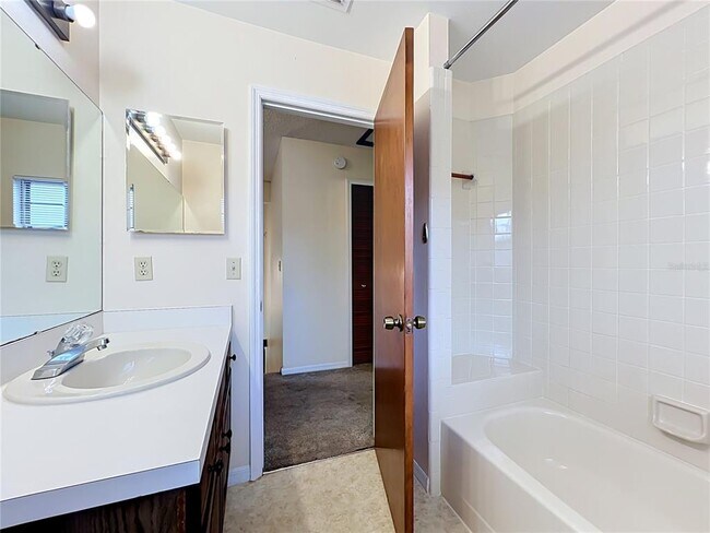 Building Photo - 4119 Waterview Loop