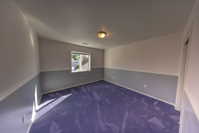 Building Photo - 4 Bedroom house in Hazel Dell - AC, large ...