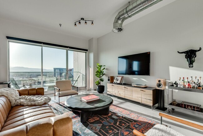 Building Photo - Newport Lofts 1502