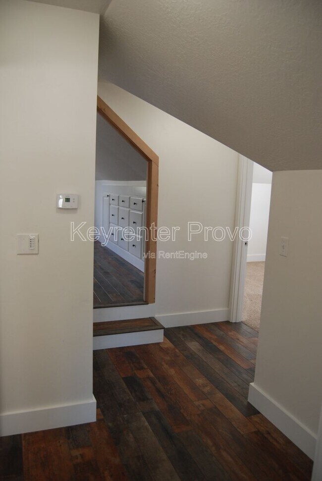 Building Photo - 713 W 500 S