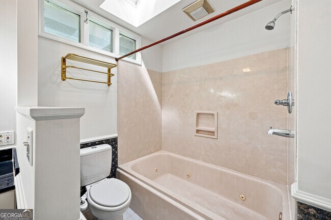 Building Photo - 965 Millbrook Ct