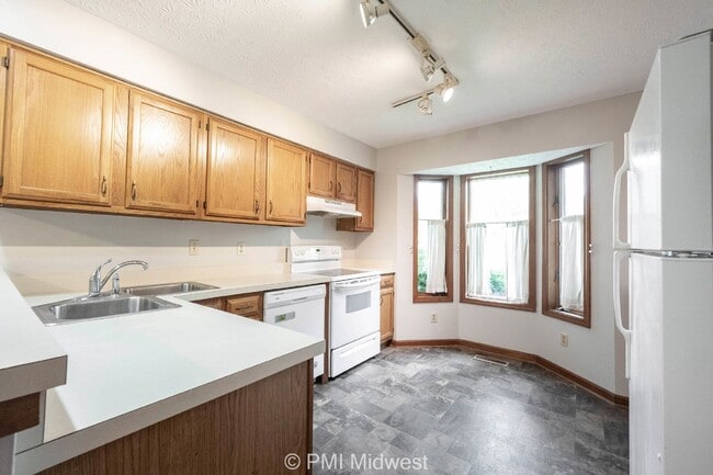 Building Photo - Charming 2 Bed, 2 Bath Indianapolis Rental...