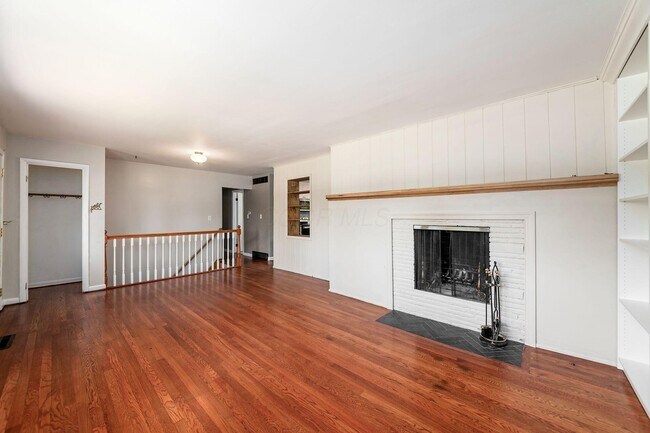 Building Photo - 297 E Clearview Ave