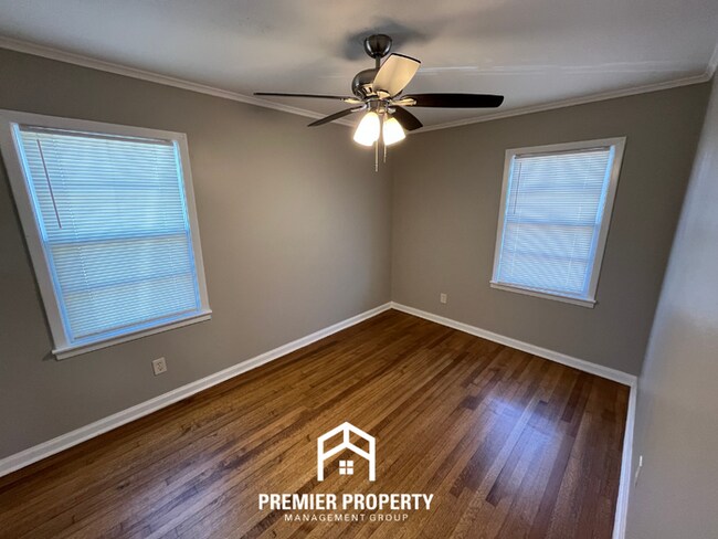 Building Photo - Charming 3BR Home w/ Hardwood Floors & Fenced Backyard