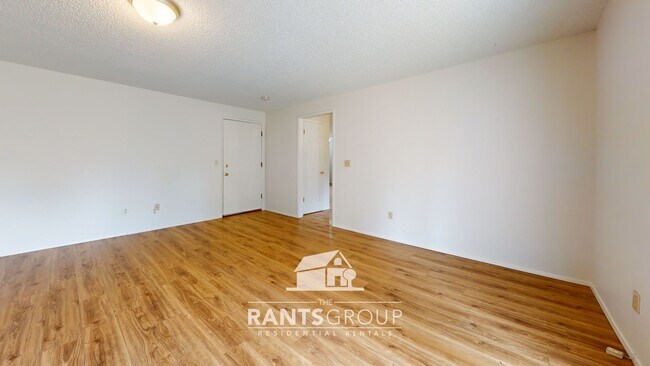 Building Photo - Spacious 3-Bed 2-Bath Tumwater Home with Large Yard! Close to I-5!
