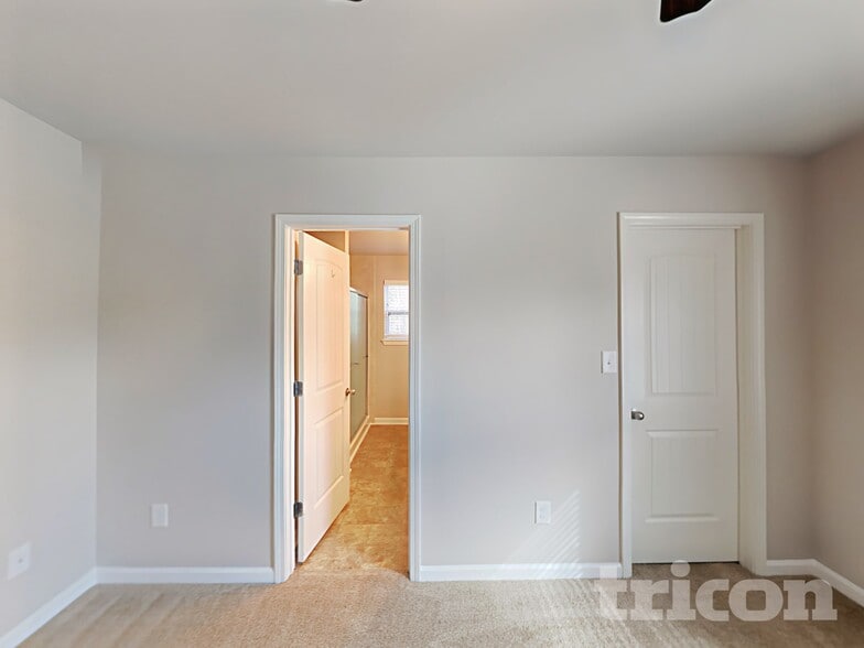 Building Photo - 37 Oakville Dr