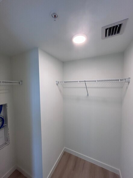 Building Photo - 239 Fordham Dr