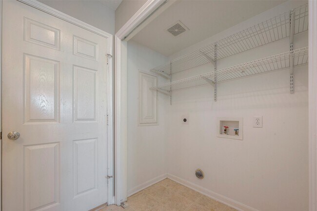 Building Photo - 5437 N Buffalo Cir