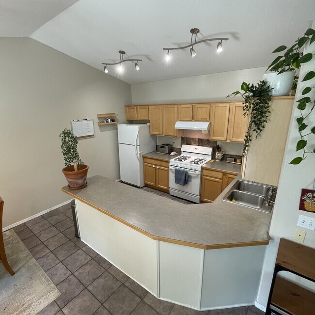 Kitchen - 9020 N Nine Mile Rd