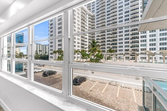 Building Photo - 3430 Galt Ocean Dr