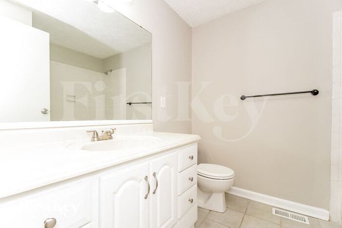 Building Photo - 330 Hembree Forest Cir
