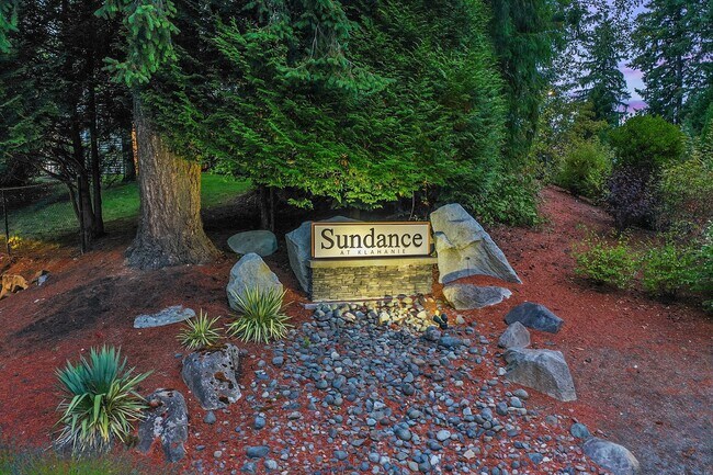 Building Photo - 2bd/2ba Sammamish House