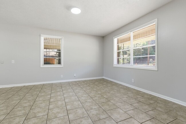 Building Photo - Updated 3BR/2BA Home in Phenix City, AL