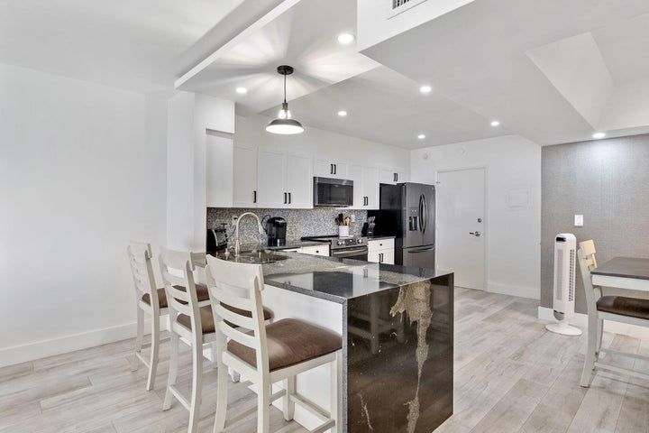 Building Photo - 3750 Galt Ocean Dr
