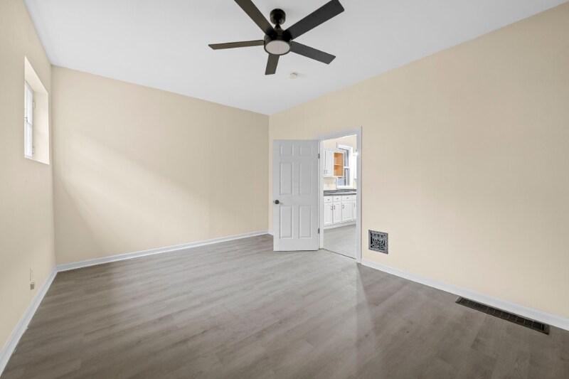 Building Photo - 4935 Hummelsheim Ave