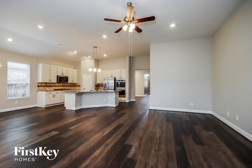 Building Photo - 6015 River Timber Trl