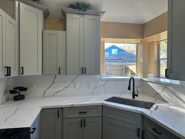 Building Photo - 147 Cotton Dr