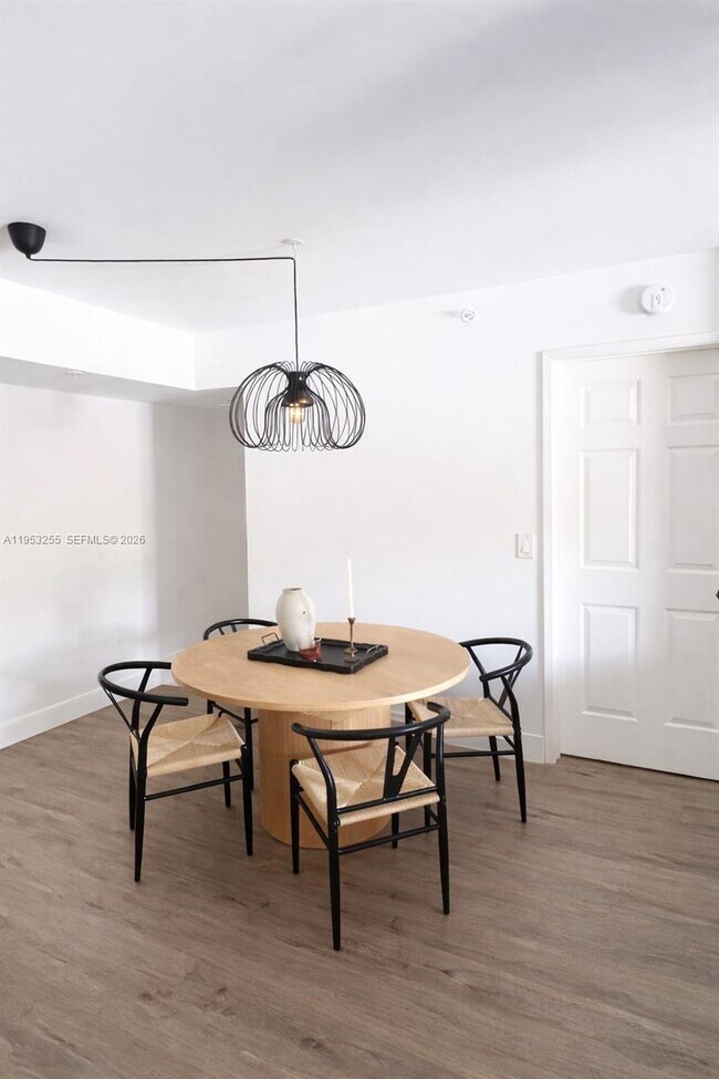 Building Photo - 2600 S University Dr