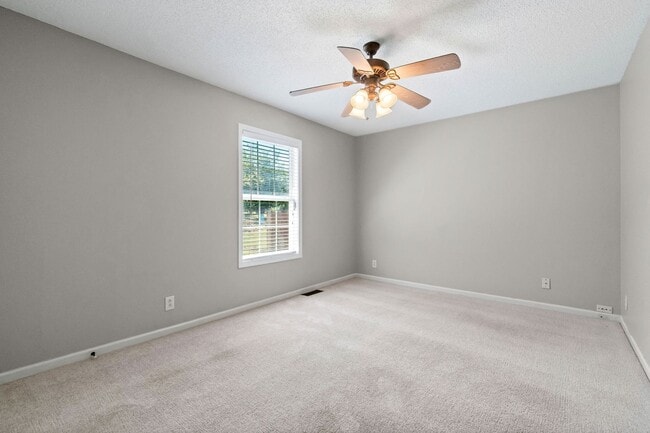 Building Photo - 1435 Amy Ave