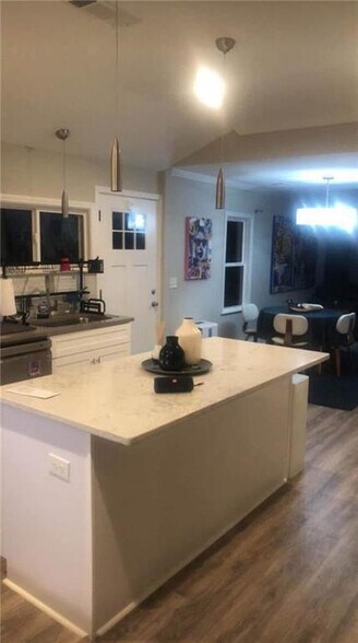 Building Photo - Room in Single Family Home on North Avenue NW