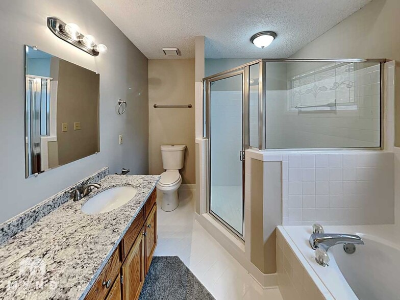 Building Photo - 4569 Falkland Dr