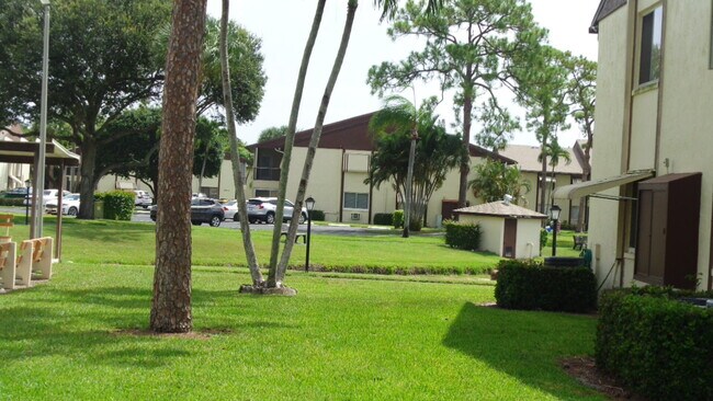 Building Photo - 5883 La Paseos Dr