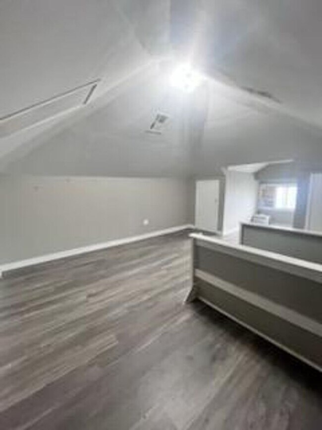 Building Photo - 724 Cecil Ave