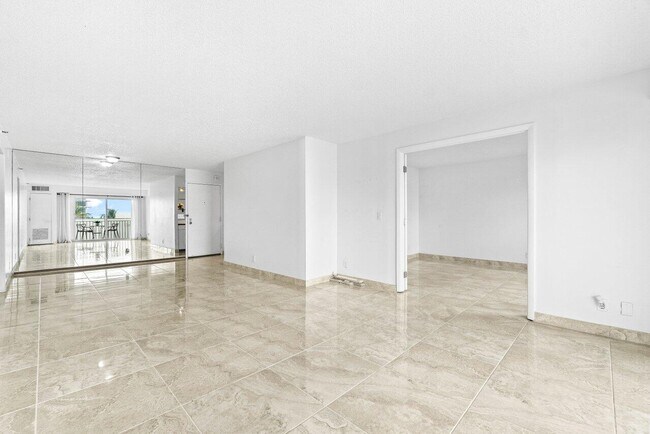 Building Photo - 4511 S Ocean Blvd