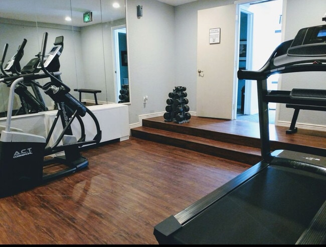 Building Photo - 2227 Canyon Blvd