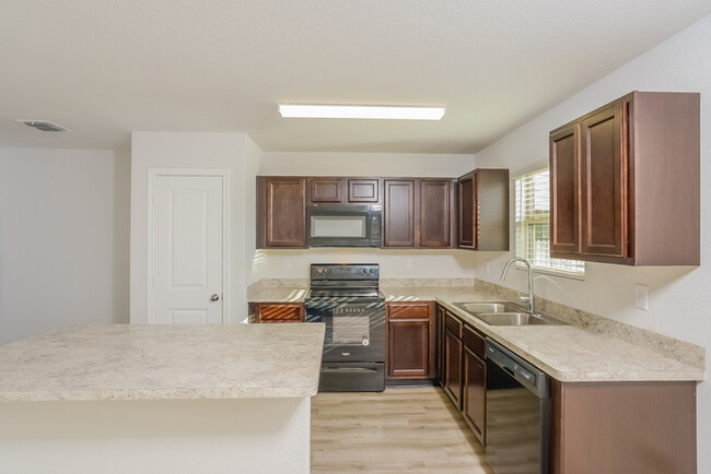 Building Photo - Somerset Trails - 3743 Somers Crest, San A...