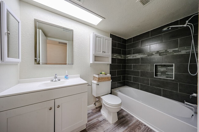 Building Photo - 408 W Oraibi Dr