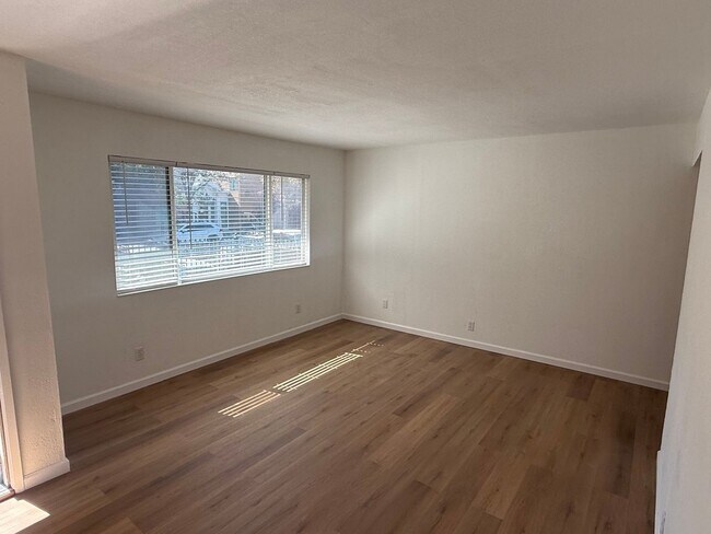 Building Photo - 301 Willard Ave