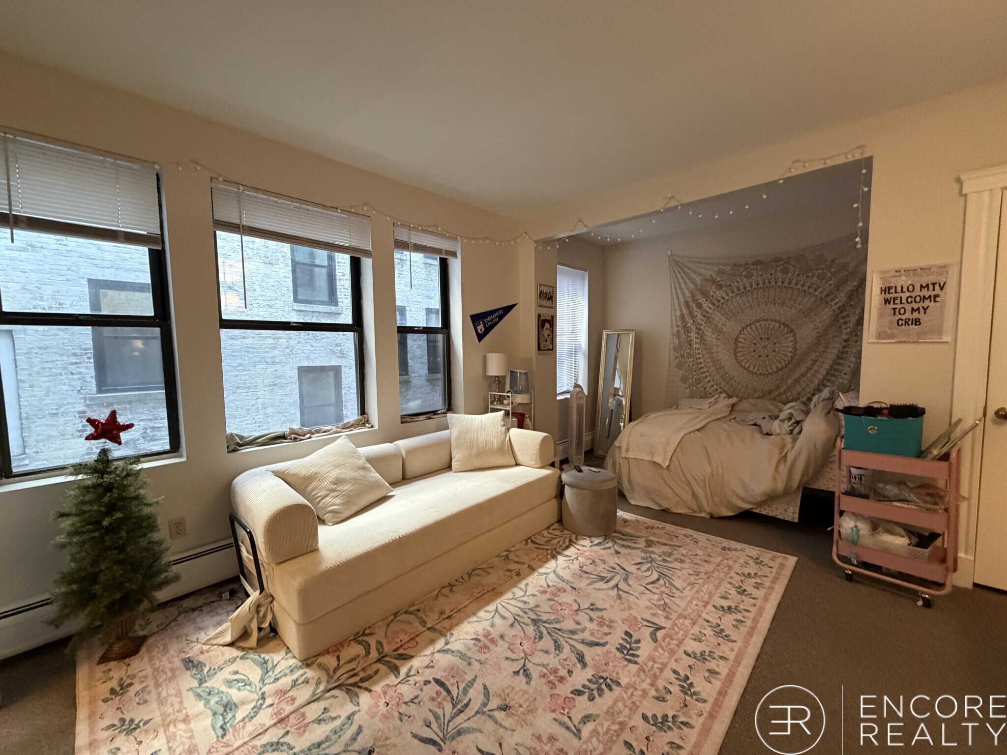 Building Photo - 8 Aberdeen St