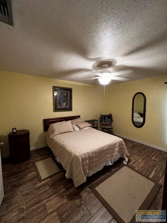 Building Photo - 603 Continental Dr