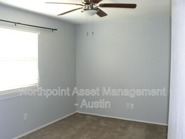 Building Photo - 1701 Yucca Ln