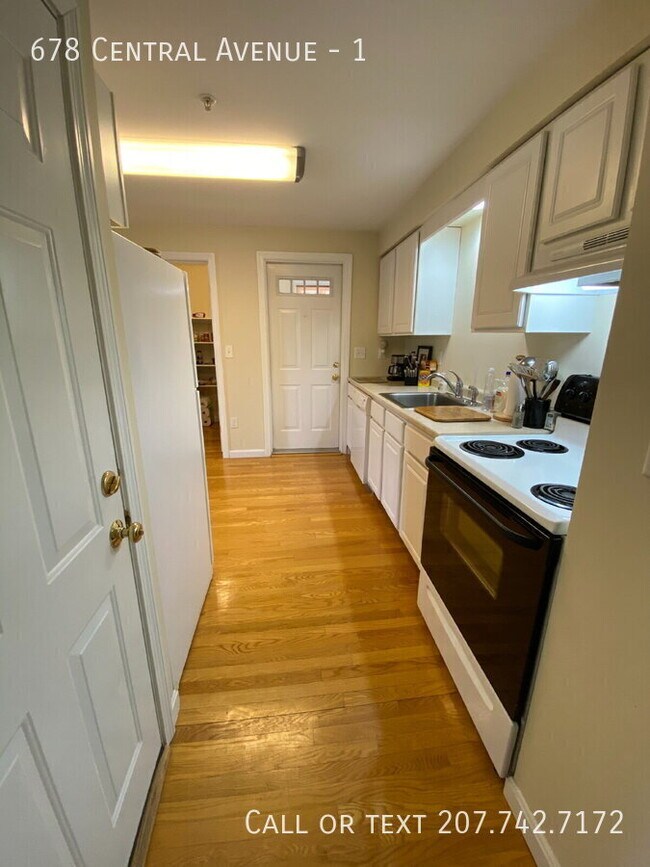 Building Photo - 678 Central Ave