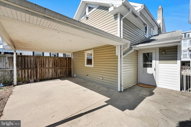 Building Photo - 430 E Main St