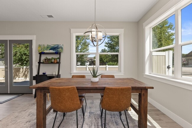 Building Photo - PROMO*** $1000 Off 1st Month of Rent -Beau...