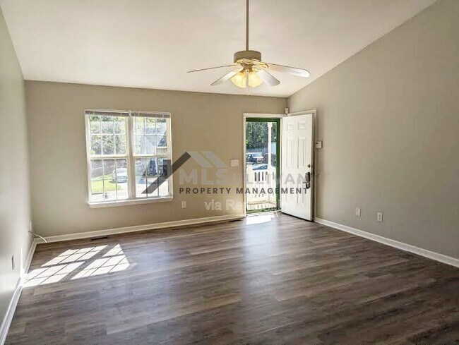 Building Photo - 200 Belle Ct